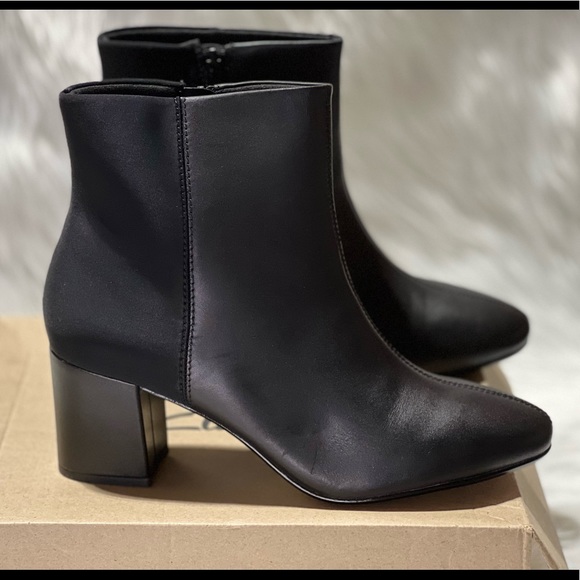 NIB Clarks Chartli Valley Black Suede Ankle Boots Booties - Picture 2 of 16